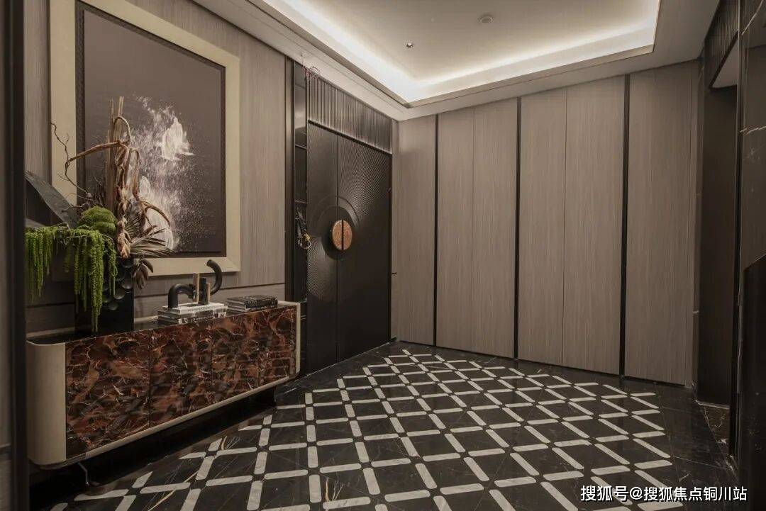 售楼中心电线武汉楼盘百科→楼盘网站→测评→中心电线小时热线CQ9电子2025武汉中信泰富九玺售楼处电话→中信泰富九玺(图4)